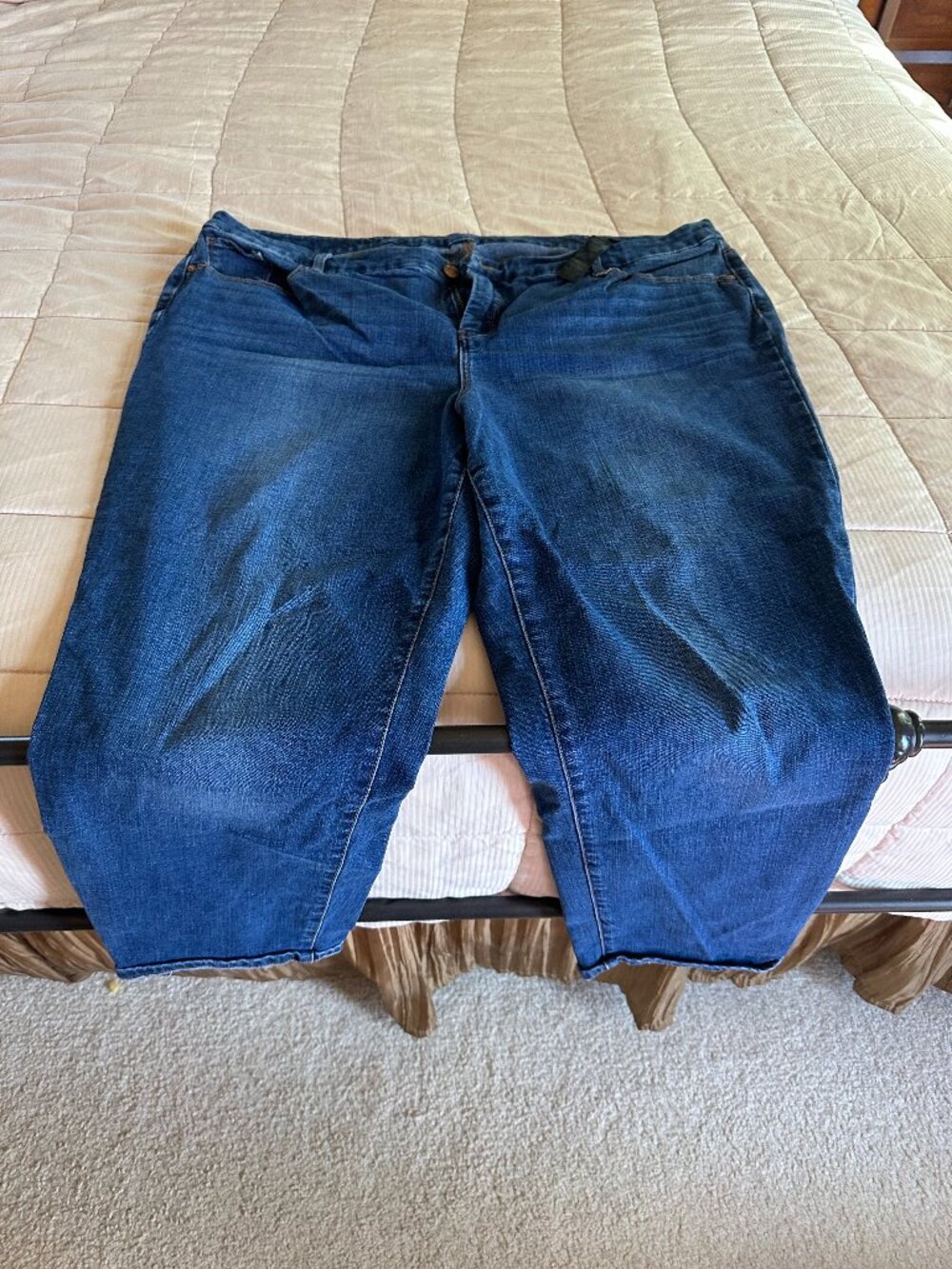 Chico's So Slimming Girlfriend Ankle Jeans Size 4 Blue Denim Cropped